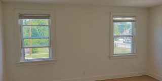 Brick Duplex with 3 bedrooms and 1 bath for rent. Gallery 17