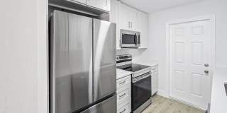 Updated Two Bedroom, One Bath Duplex located Near Downtown Palmetto Gallery 4