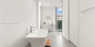 2217 NE 17th Ter Gallery 61