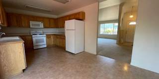 3 bedroom house with garage Gallery 3
