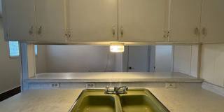 1/1 Triplex - End Unit /No Carpet / Vinyl Plank Flooring / Lots of Parking / CISD Gallery 9