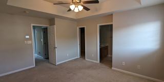 Townhome Close to I-485 and Shopping/Restaraunts Gallery 11