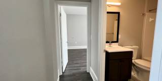 306 W Franklin Gallery 60