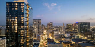 1900 Broadway Gallery 81