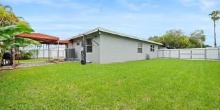 Beautiful 4 bed 3 bathroom Single Family Home with a large fenced yard Gallery 22