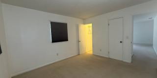 Charming 2 bedroom 1.5 bathroom home Gallery 14