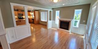 Pet Friendly 3 Bed / 2.5 Bath Home Near I-5 Gallery 3