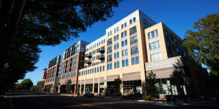 Broad & Washington Gallery 50