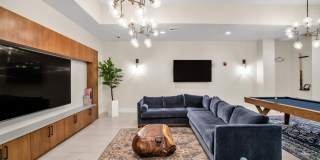 400 North Gallery 10