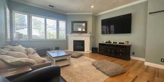 Gorgeous single story with Pool! Gallery 6