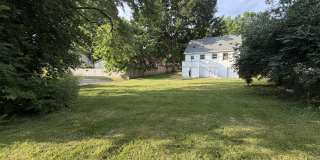 203 W Elm Street Gallery 6