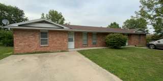 3 Bedroom/1.5 bathroom Duplex Gallery 2