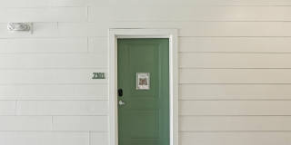 Maggie Flats Gallery 41