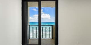 5460 N Ocean Drive Gallery 14