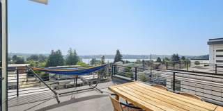 Green Lake Townhome Gallery 14