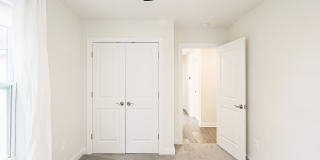 Pet-Friendly Fry's Spring Townhome Near 5th St Station Gallery 8