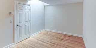 The Hudson Gallery 24
