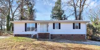 Newly renovated home - 3 Bed/2 Bath Gallery 1