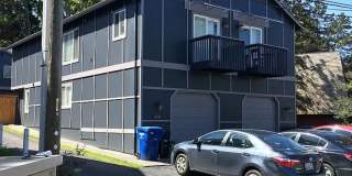 Spacious 3-Bed Townhome with Private Yard & Garage Gallery 3