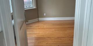 Charming and cozy 1st floor 2.5 bedroom. 1 bath Gallery 8