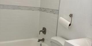 Recently Renovated 1BR! Lovely Kitchen, Bathroom! (Madison) Gallery 7