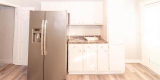 Spacious 3 Bedroom Townhome Gallery 9
