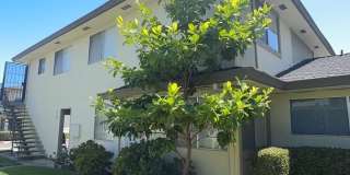 Walking distance to Union City Bart Station, Marina Food and Logan High Gallery 1