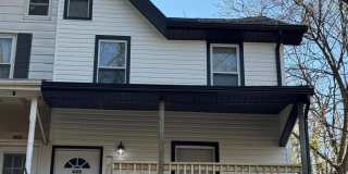 444 Oak Street Gallery 1