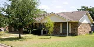 109-A Willow Lane Gallery 1