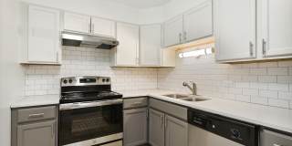 The Hinsdale Apartment Homes Gallery 25