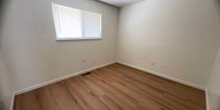 3 Bedroom/2 Bath House Close to Shopping Gallery 7