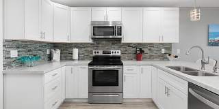 910 N Pacific St Gallery 10