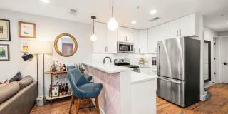 Sunny 1 bed + den 870 sq ft in heart of Petworth! Gallery 1