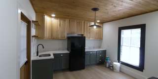 Beautifully Renovated 2-Bedroom Apartment in Duck Pond Gallery 9