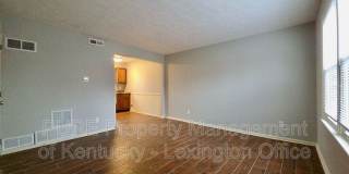 305 Lake St Gallery 3