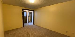 Four Bedroom Home Near Campus Gallery 7