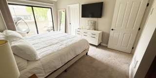 Beautifully Furnished 2 Bed/2.5 Bath Townhome in the Desirable Woodlands of La Jolla Gallery 18