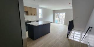 Spacious 4BR Duplex in North Hollywood Gallery 7