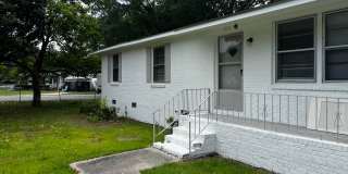 3 Bedroom, 1.5 Bath with Bonus Room Gallery 1