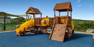 Overlook at Stone Oak Park Apartments Gallery 9