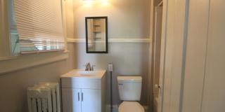 1 bed, 1 bath apartment for rent in Downtown Harrisonburg! Gallery 21