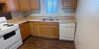 River Walk Apartments Gallery 32