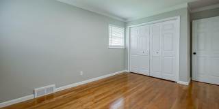 $2300 3 bed 2 bath bungalow Gallery 24