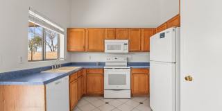 Prime Surprise Location | 3 Bed, Low-Maintenance Yard + Amenities Gallery 8