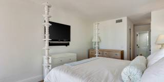 225 Beach Road Gallery 22