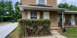 2 Bed, 1.5 Bath Townhouse with Fireplace in Murfreesboro Gallery 1