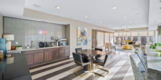 The Maxwell Downtown Des Moines Gallery 77