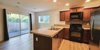 Prime Amber Skyline Home for Lease: Comfort and Convenience Await Gallery 18