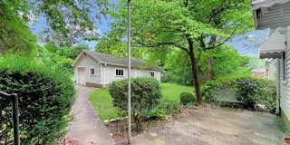 11 Carolina Avenue Gallery 28