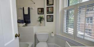Spacious + Bright 1 Bedroom in Capitol Hill! Gallery 12